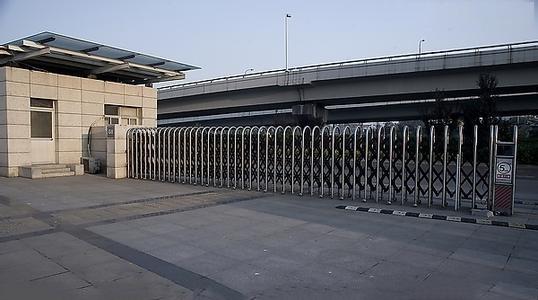 電動伸縮門